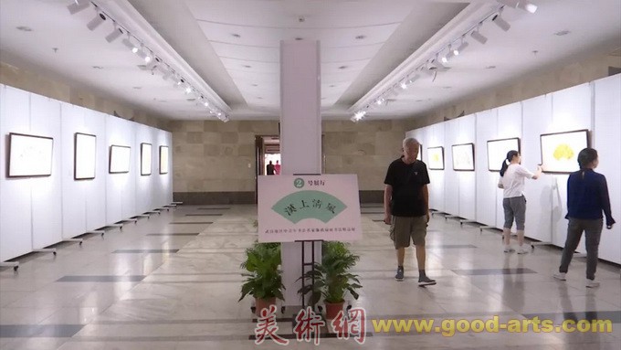 20190614_090850_006.jpg 武汉地区中青年书法名家廉政扇面书法精品展在汉开幕
