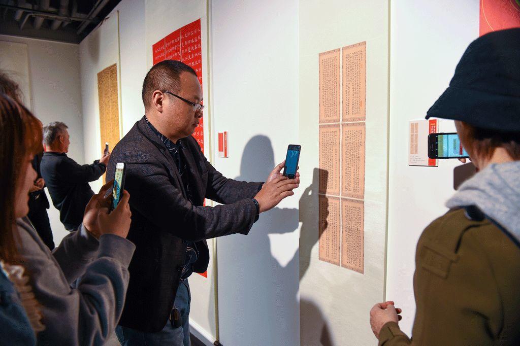 四川省第九届书法篆刻新人新作展在文轩美术馆隆重开幕