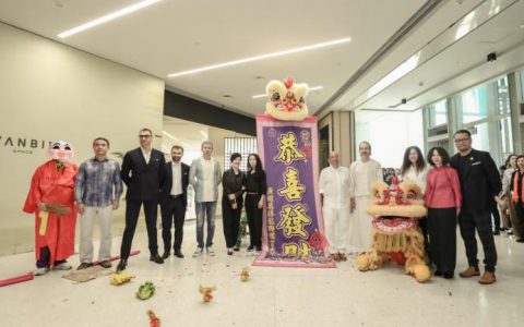 卢志荣全球最具规模艺术馆暨《物之内》作品展在国际艺展中心启幕