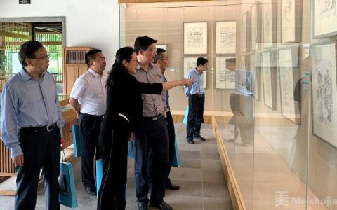 数十幅“抗疫”美术作品亮相瘦西湖畔 再现战“疫”感人瞬间
