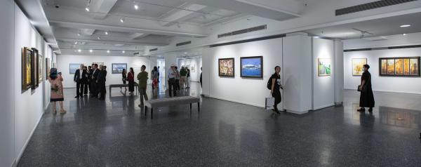 画中的黄浦江45公里滨水岸线,上海久事美术馆推出新展