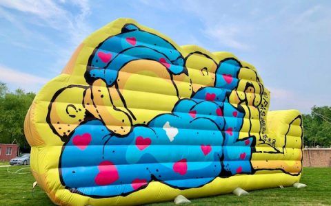 现场 | 走进北京FAS潮流艺术展：口罩、叛逆与大众消费