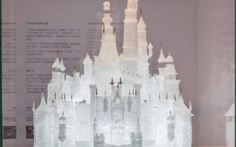 “熊孩子”嬉戏损坏博物馆玻璃珍藏，法律如何界定破坏展品？