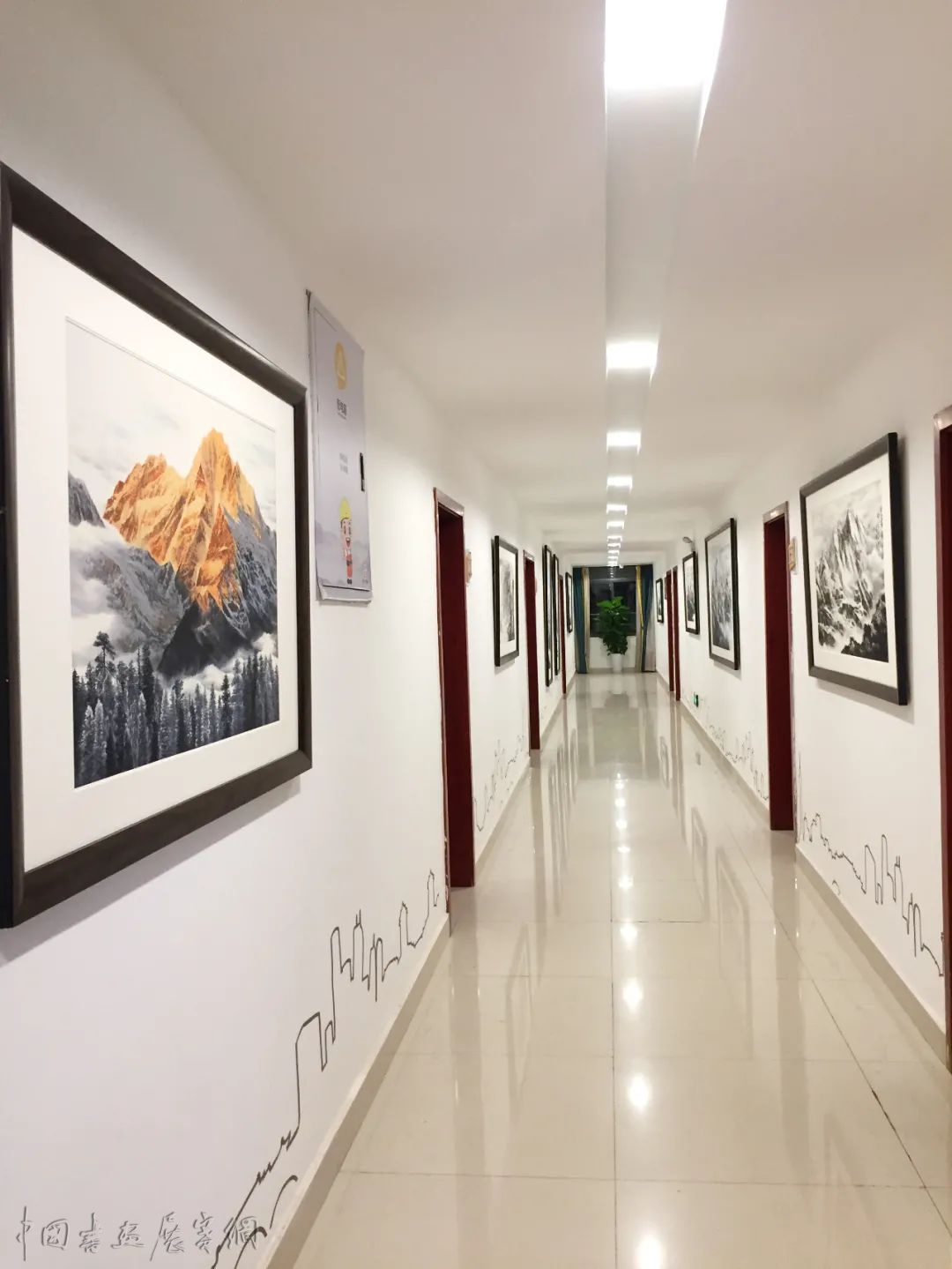 头条|中国水墨高原雪山画派创作培训基地、四川省西部中国画院交流创研基地在成华揭牌 头条|中国水墨高原雪山画派创作培训基地、四川省西部中国画院交流创研基地在成华揭牌