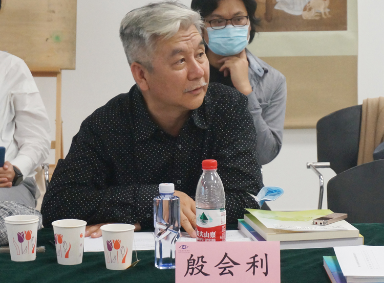 07殷会利教授点评.JPG 用中外美术交流连接人类共同命运——中国美术世界行汇报展研讨会暨海外研修成果汇报会综述