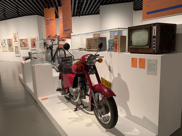 “百年上海设计展”,以设计讲述城市历史和时代审美