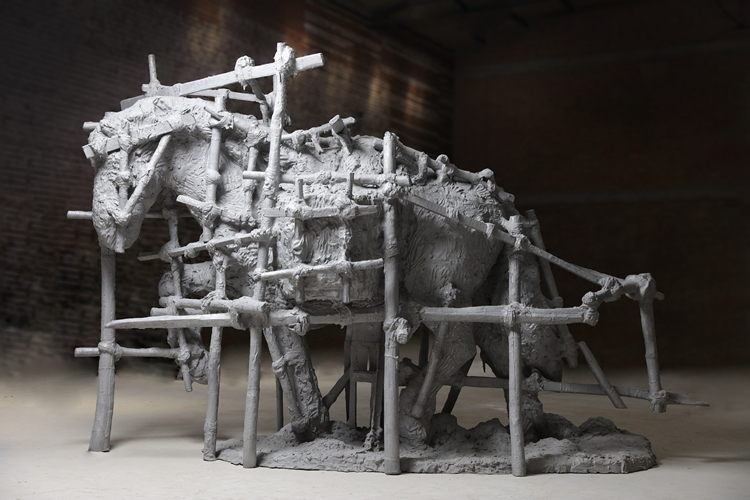 1、吕品昌 复制no.1-骥 铸铝430x170x290cm 2017年.jpg “中央美术学院造型艺术年度提名·2020: 炁象·埴象——马路&吕品昌的艺术”