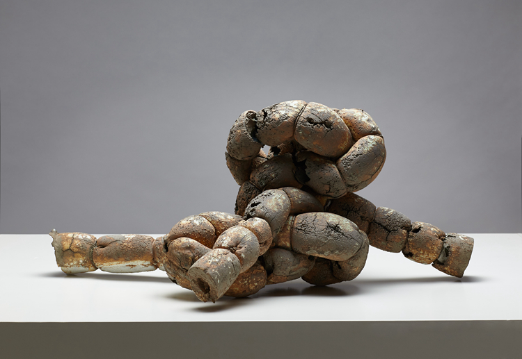 8、吕品昌捆绑的形体no.3 钢玉瓷 55x45x45cm 2016年.jpg “中央美术学院造型艺术年度提名·2020: 炁象·埴象——马路&吕品昌的艺术”