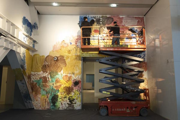 上海当代艺术博物馆里“会动的房间”，呈现张恩利30年探索