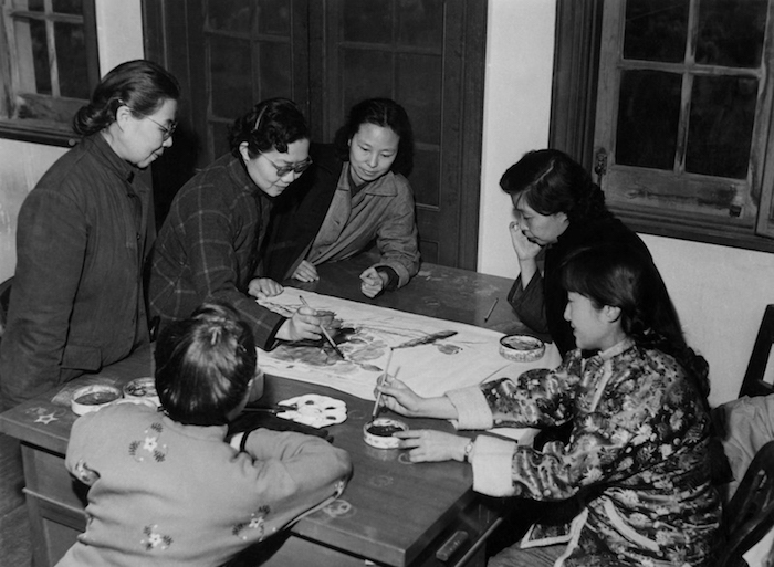 观展|从陆小曼等十二位女画家群像看“她们的芳华”
