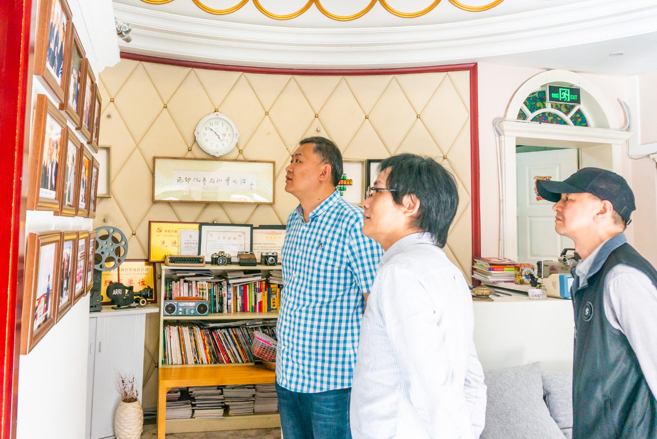 百年百版《共产党宣言》文献展暨川渝书画名家百幅美术书法作品交流展筹备工作会召开