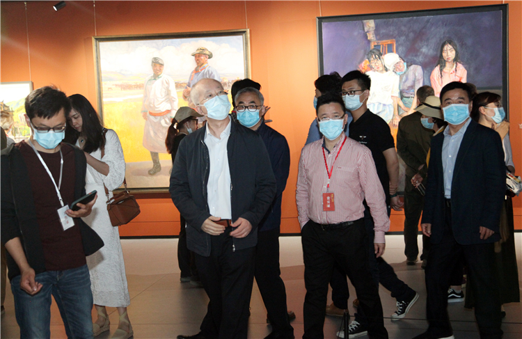 “延展与回望”第四、五届中国美术家协会油画艺术委员会委员学术展在青岛开幕