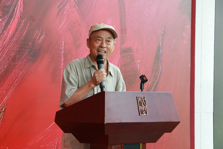 IMG_3709.jpg “英雄礼赞——老红军与潘皓的再长征” 艺术展在京开幕