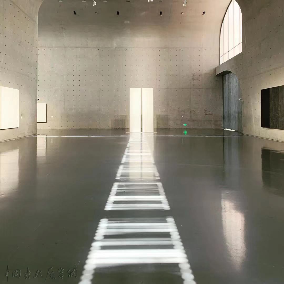 观展记|玛丽·阔思“以光作画”,在建筑情境中体验光