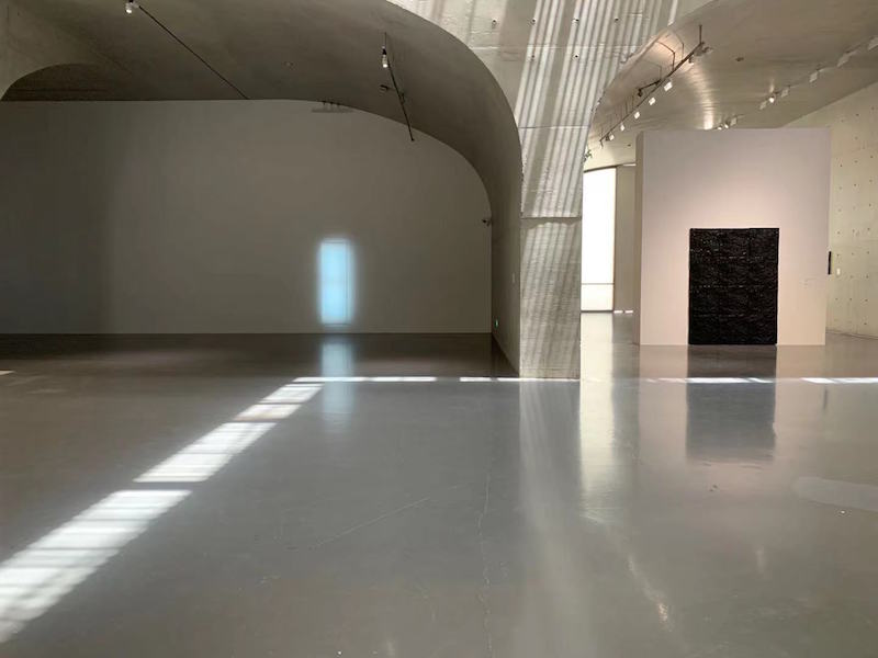 观展记|玛丽·阔思“以光作画”,在建筑情境中体验光