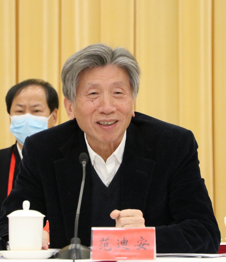 马锋辉同志增选为中国美术家协会驻会副主席