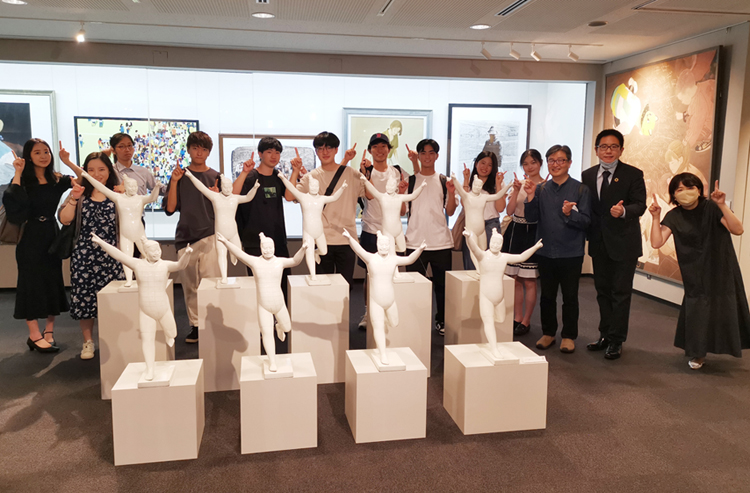 “透过艺术看中国——北京国际美术双年展精选作品展”在东京成功举办