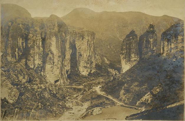 14.《山高路回》1920年代,陈万里摄 “光与影里的故事——黄建鹏藏二十世纪中国摄影作品展”在中国美术馆开幕