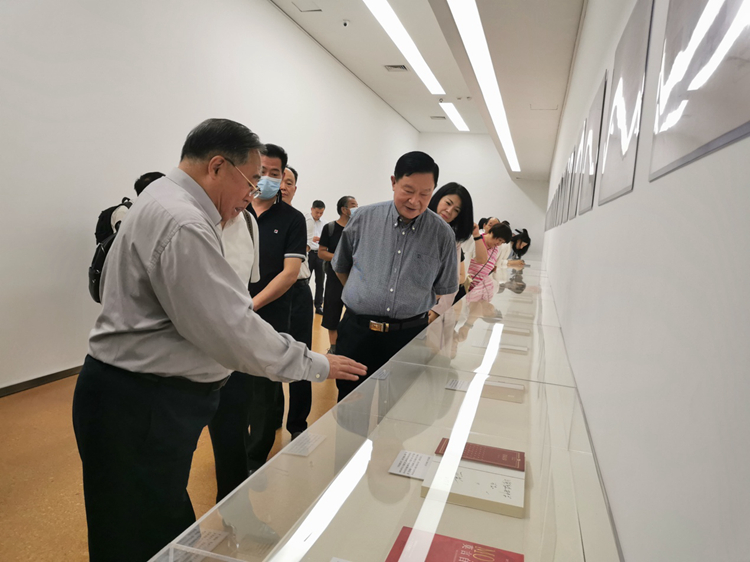 11.jpg 继往开来——庆祝中国共产党建党百年红色收藏展
