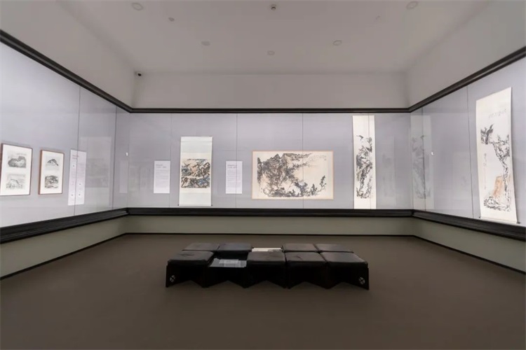 22.jpg 潘天寿诞辰125周年系列学术活动在中国美院举行