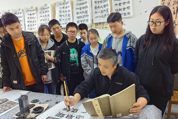 中国文联定点帮扶工作组赴甘肃武都调研
