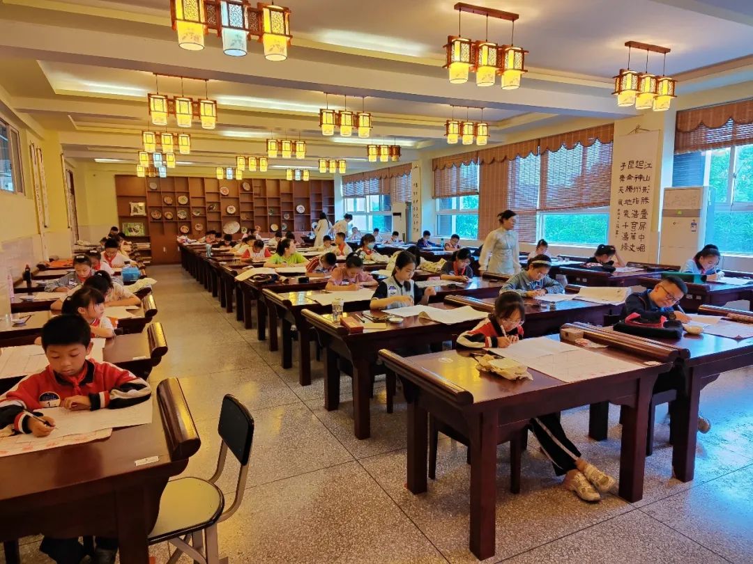 传承须躬行，盛世当自强  ——“践行党的二十大 喜迎盛世大运会”龙泉驿区师生书法大赛