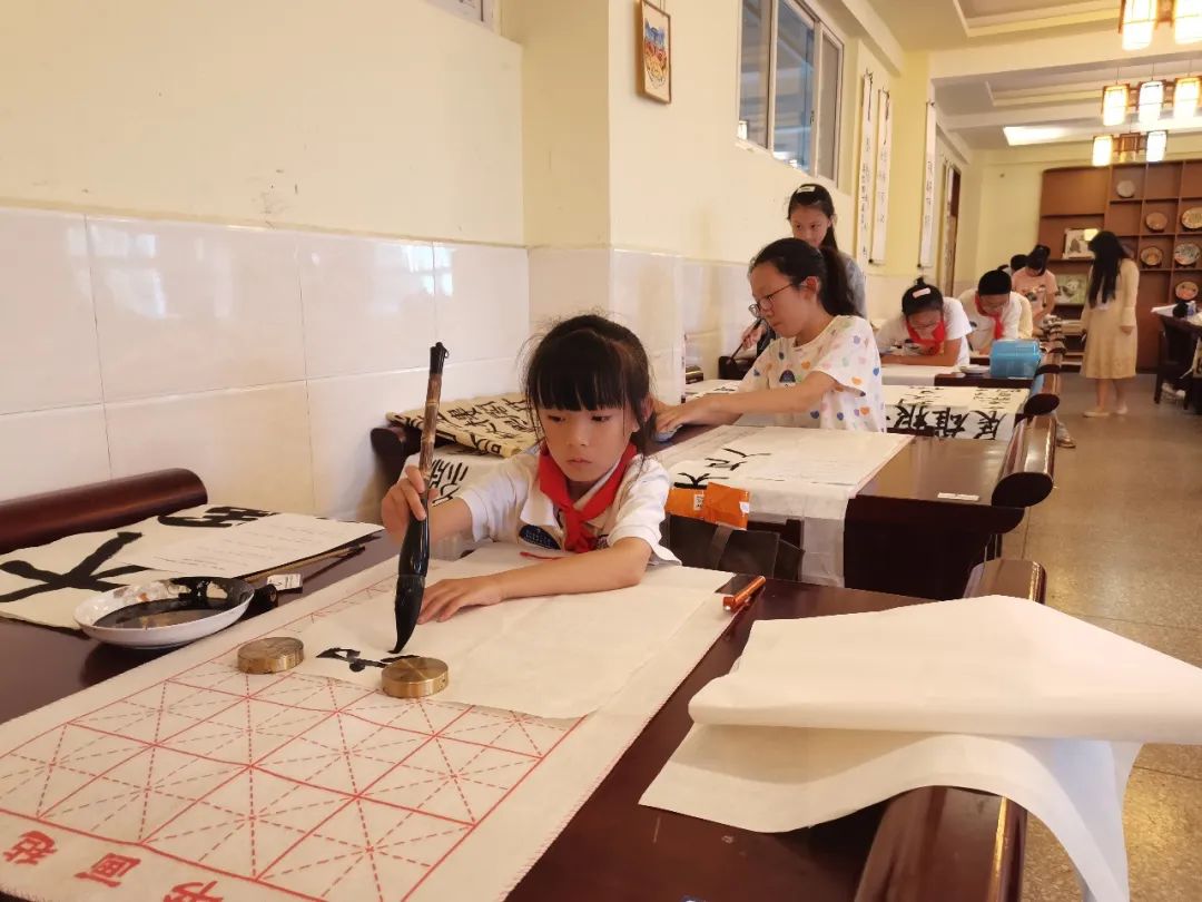 传承须躬行，盛世当自强  ——“践行党的二十大 喜迎盛世大运会”龙泉驿区师生书法大赛