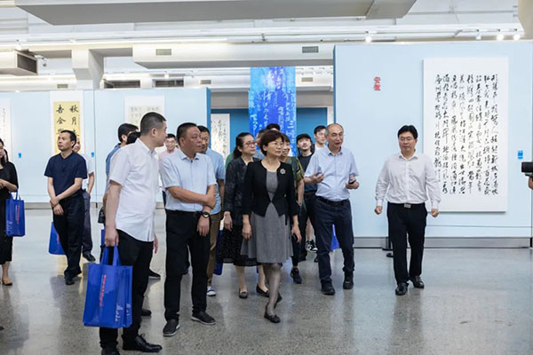 “大美长江翰墨情”长江流域百名书法名家邀请展在南京开幕