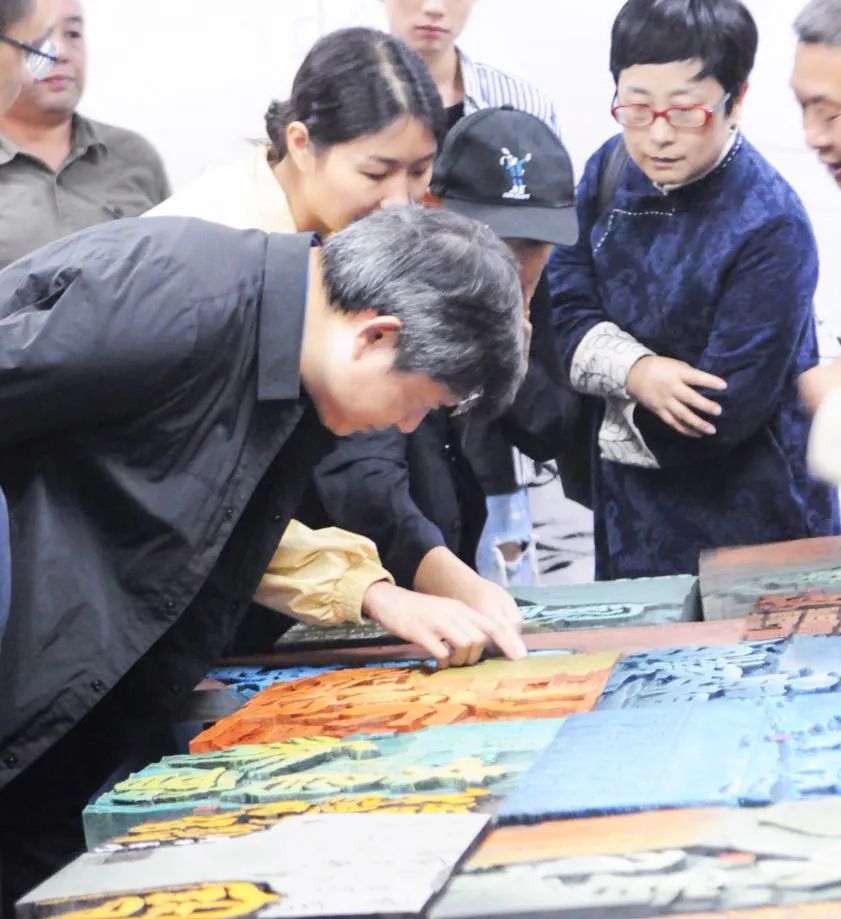 成都市书协“2023现代刻字艺术创作集训班”在蓉举办 成都市书协“2023现代刻字艺术创作集训班”在蓉举办