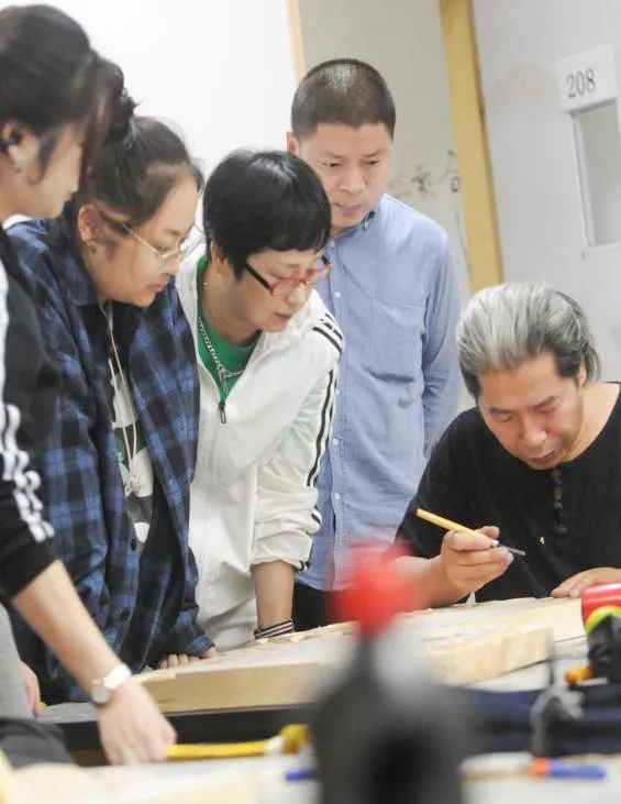 成都市书协“2023现代刻字艺术创作集训班”在蓉举办 成都市书协“2023现代刻字艺术创作集训班”在蓉举办