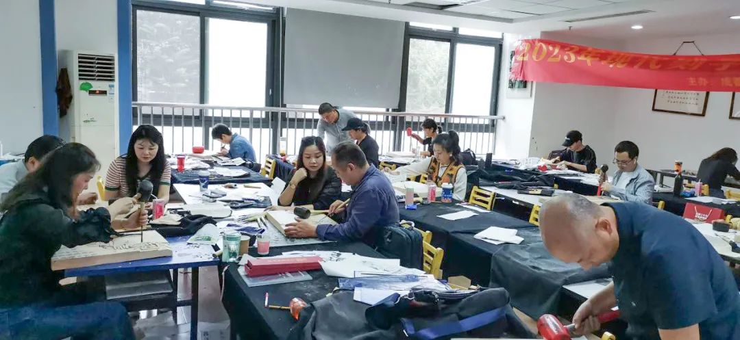 成都市书协“2023现代刻字艺术创作集训班”在蓉举办 成都市书协“2023现代刻字艺术创作集训班”在蓉举办