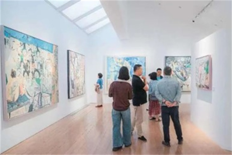闫平：时间的观光者艺术展在苏州博物馆开幕