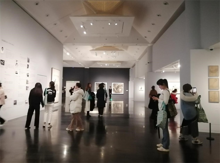有窗户的画室：潘玉良、周思聪、肖惠祥艺术作品展