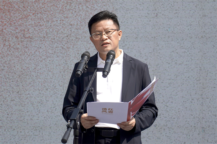 5.中国纪检监察杂志总编辑林白芹 致辞.jpg 红岩清风——廉洁文化美术作品展览在重庆市开幕