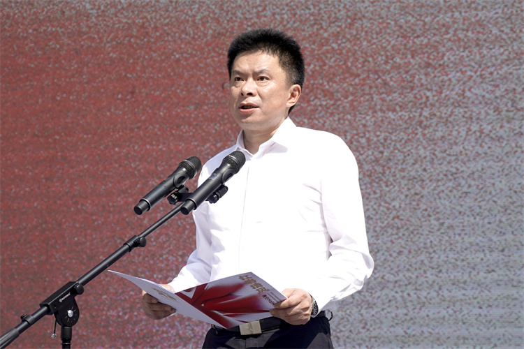 6.重庆市纪委副书记、市监委副主任阚吉林 致辞.jpg 红岩清风——廉洁文化美术作品展览在重庆市开幕