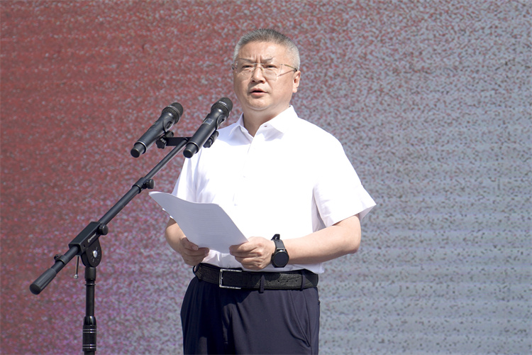 7.四川美术学院党委书记唐青阳致辞.jpg 红岩清风——廉洁文化美术作品展览在重庆市开幕