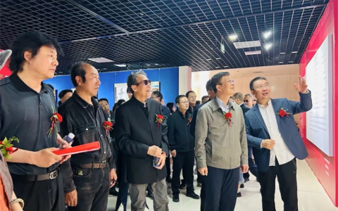 “庆祝新中国成立75周年——宁夏美术作品展”在银川美术馆开幕