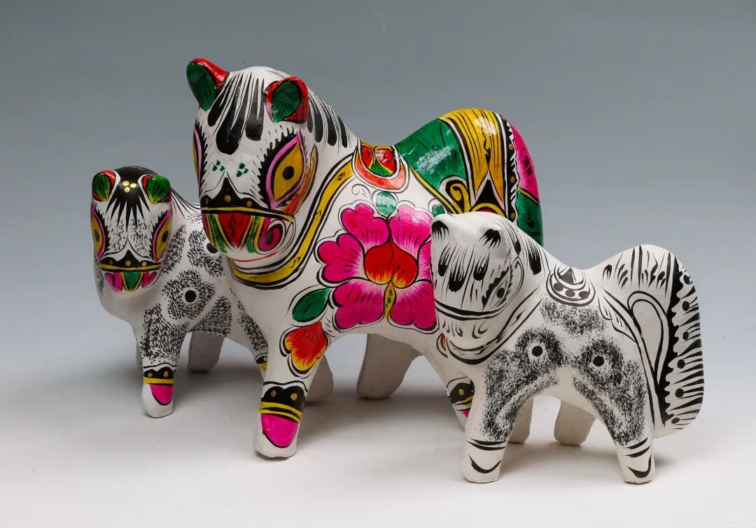 中国馬形古硯 】 四字成語「龍馬精神」刻 澄泥 中国馬形古硯 】 四字